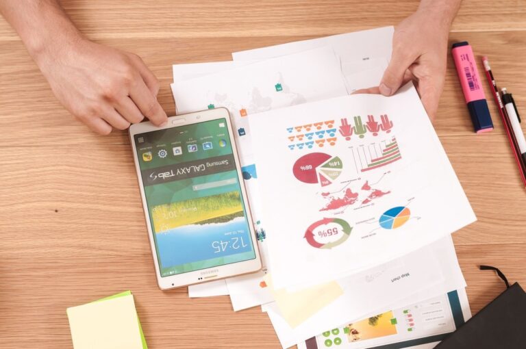 computer-smartphone-mobile-writing-screen-technology-721868-pxhere.com