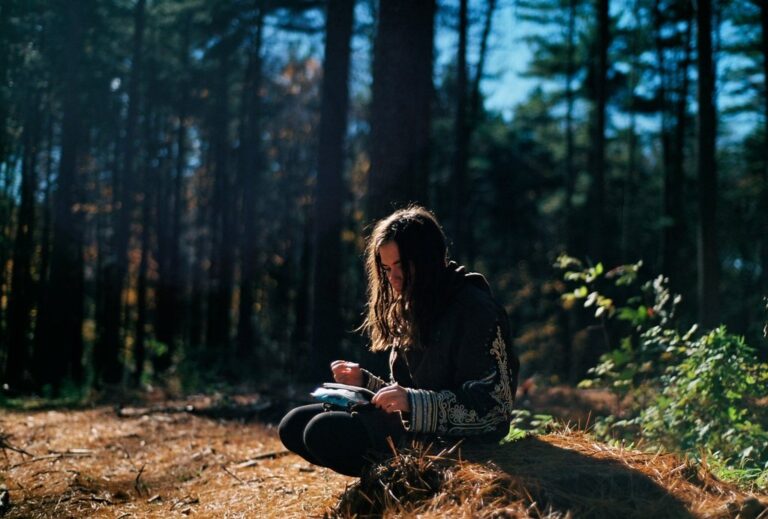 tree-nature-forest-wilderness-girl-sunlight-1711-pxhere.com
