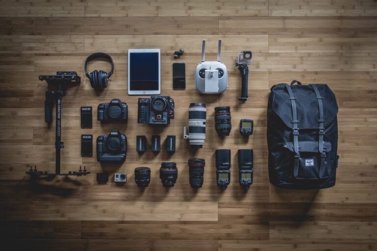 wood-camera-wall-equipment-organized-blue-103791-pxhere.com