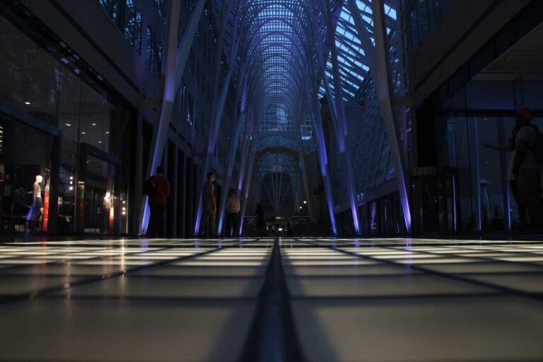light-night-building-evening-darkness-public-transport-110235-pxhere.com