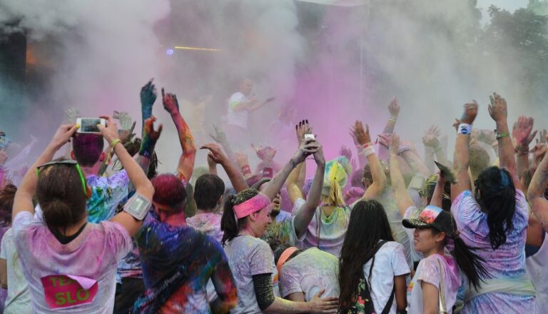person-people-running-run-crowd-summer-938674-pxhere.com-min