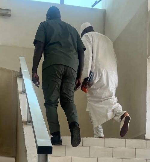 Audition de Mansour Faye Il était 12h 05, ce lundi 15 septembre 2025, lorsque Amadou Mansour Faye a été présenté devant la Haute cour de justice.