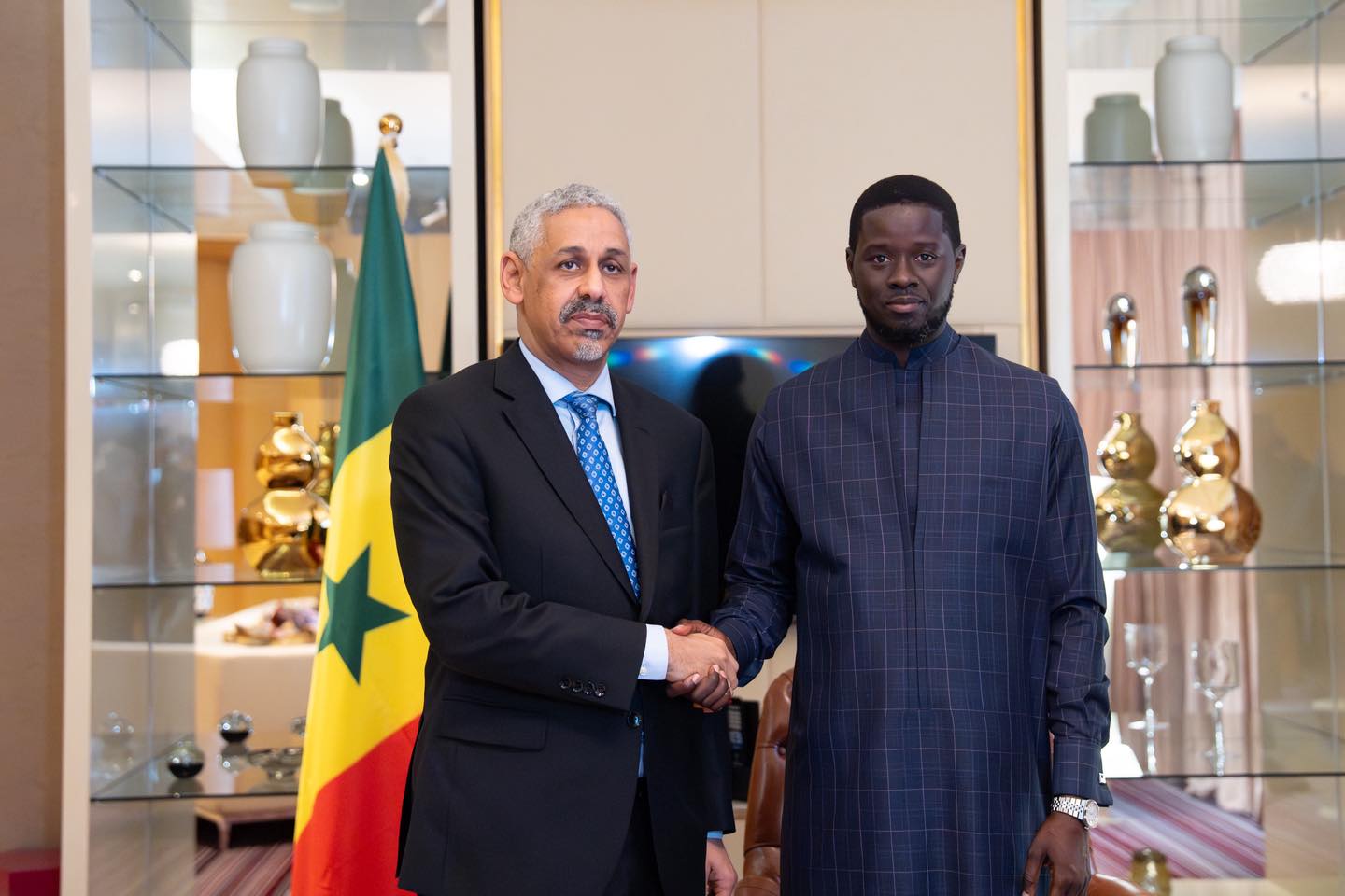 Bassirou Diomaye Faye reçoit le Président de la BAD, Dr Sidi Ould Tah, en marge du Sommet UA–UE