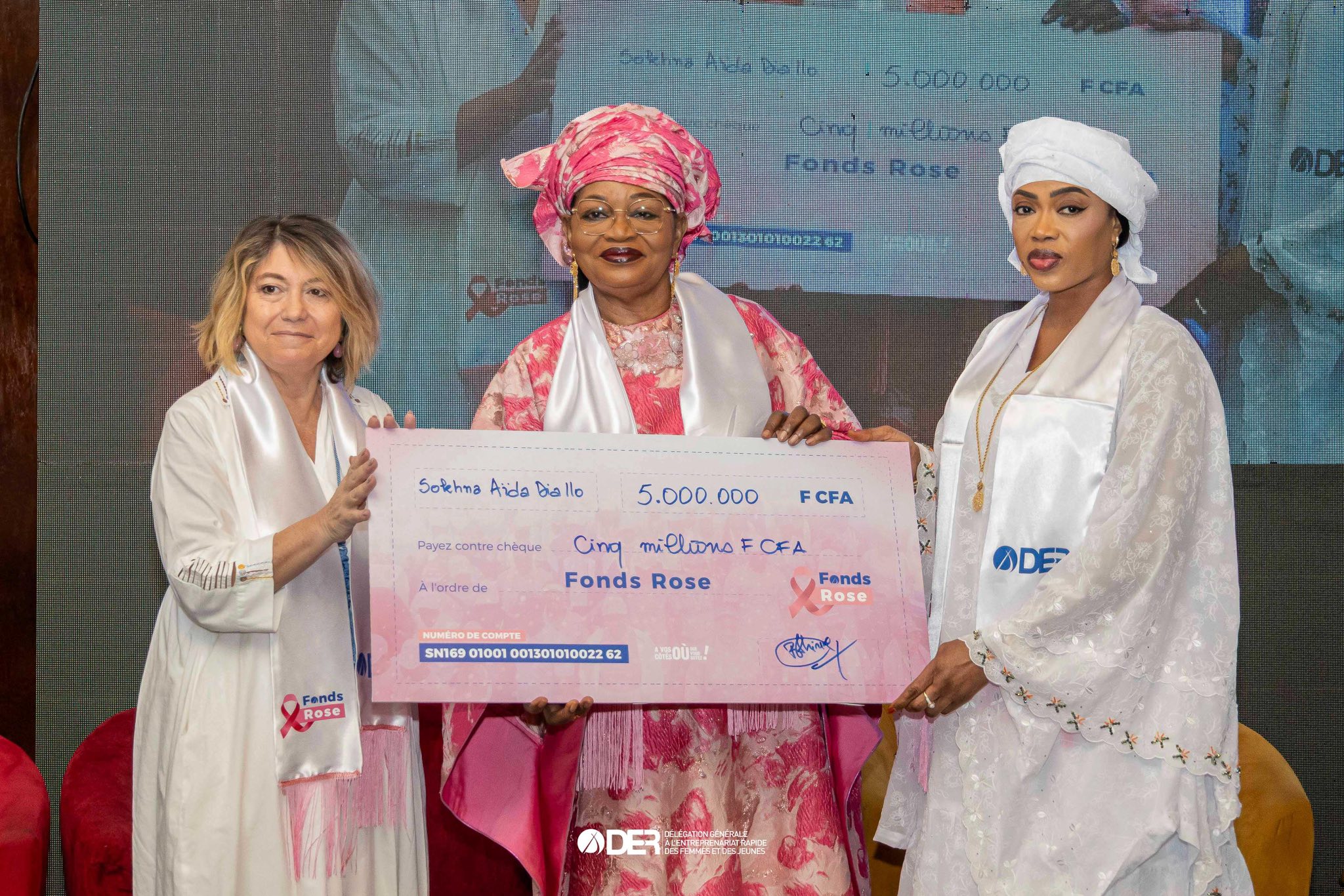 Sokhna Aida Saliou Thioune fait un don de 5 millions FCFA à la DER/FJ